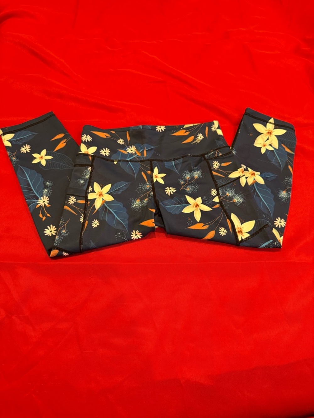 Blue Floral Capri Leggings - Yellow Flower Print